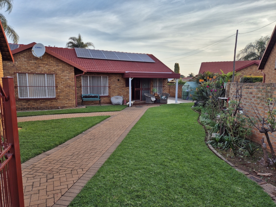 3 Bedroom Property for Sale in Wierda Park Gauteng