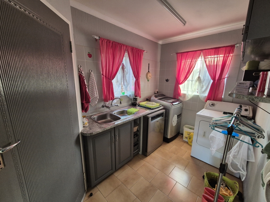 3 Bedroom Property for Sale in Wierda Park Gauteng