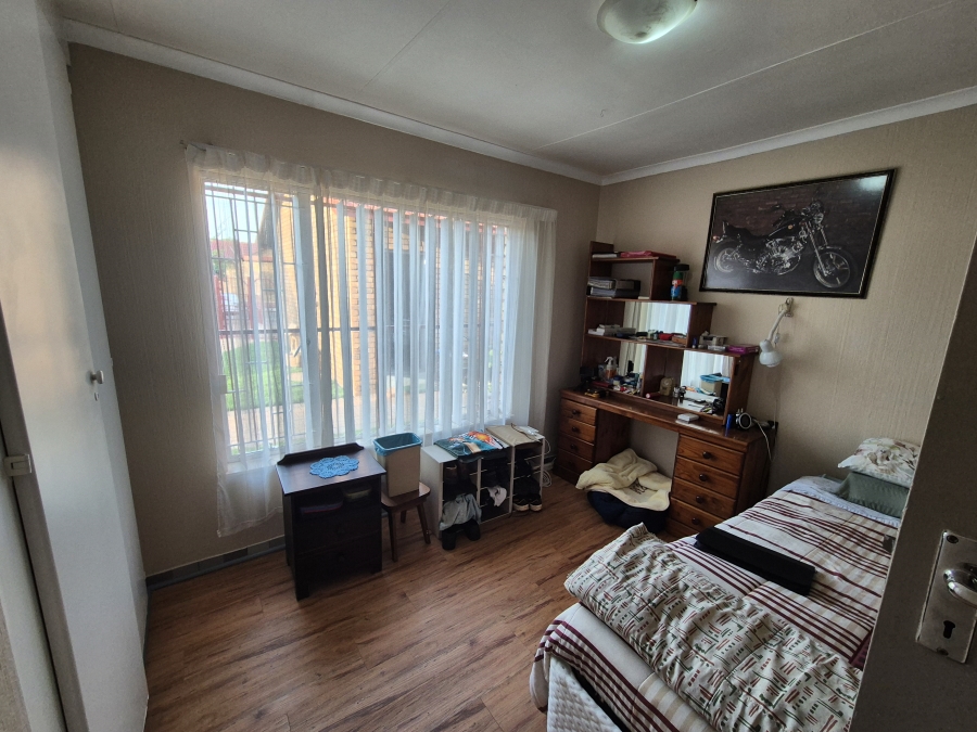3 Bedroom Property for Sale in Wierda Park Gauteng