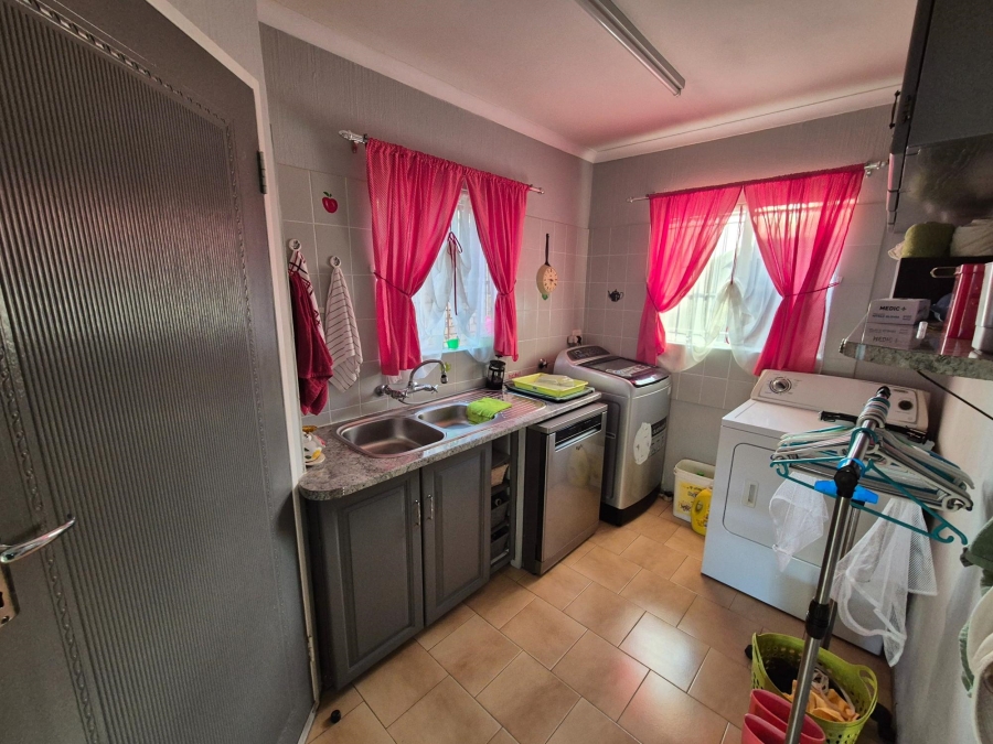 3 Bedroom Property for Sale in Wierda Park Gauteng