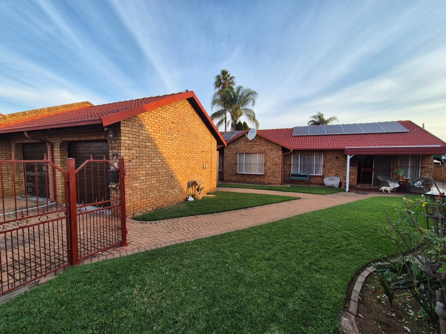 3 Bedroom Property for Sale in Wierda Park Gauteng