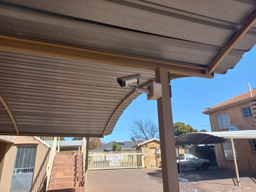 2 Bedroom Property for Sale in Helikonpark Gauteng