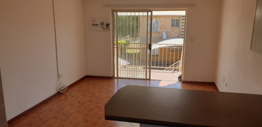 2 Bedroom Property for Sale in Helikonpark Gauteng