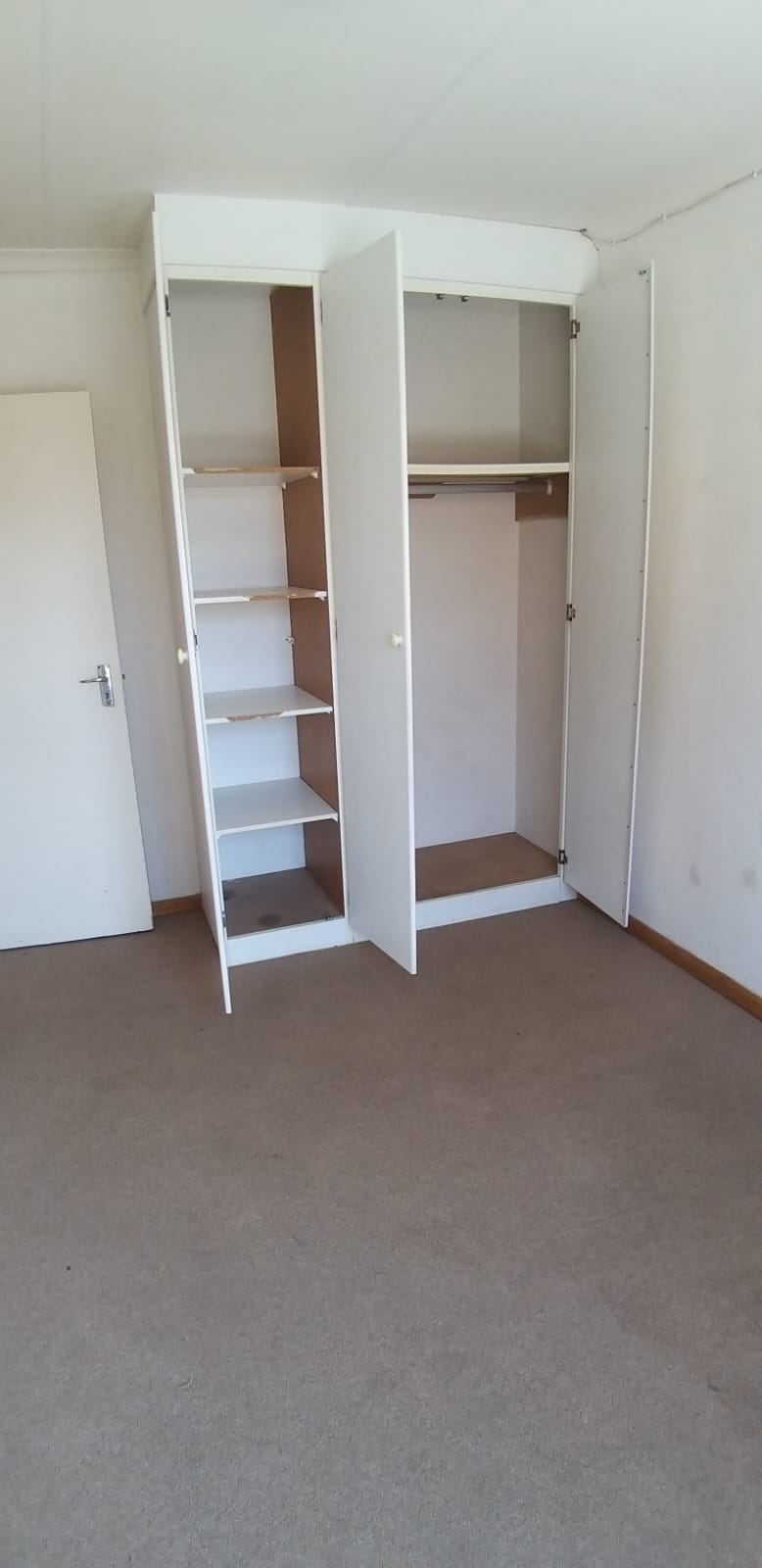 2 Bedroom Property for Sale in Helikonpark Gauteng