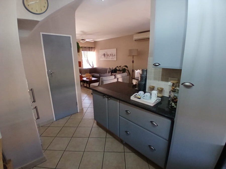 To Let 3 Bedroom Property for Rent in Sinoville Gauteng