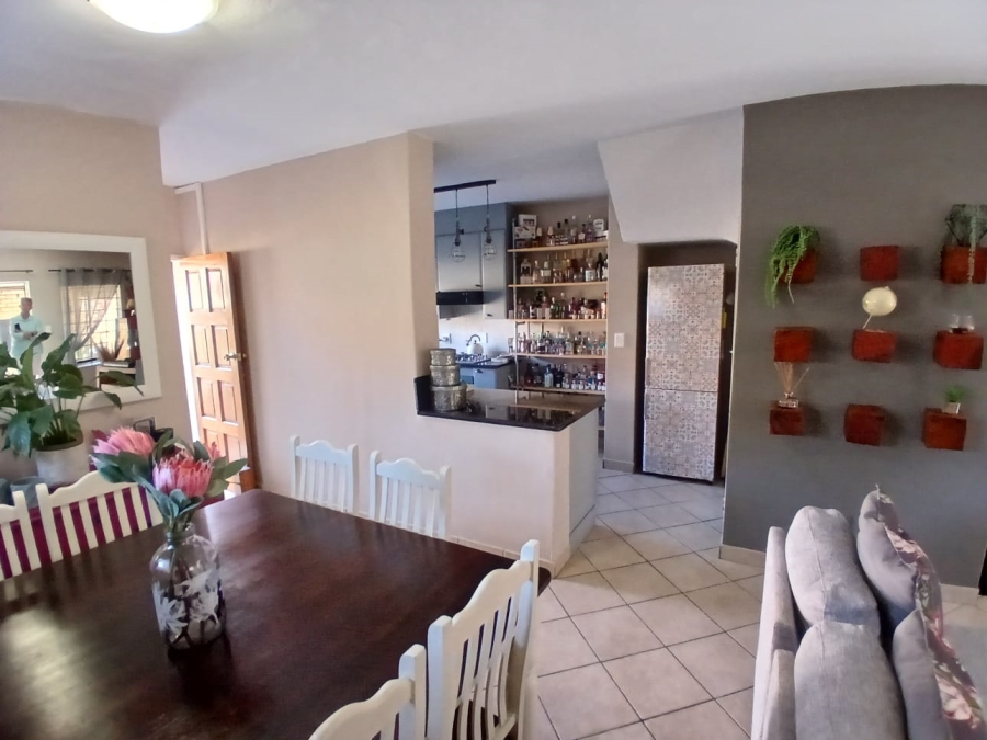 To Let 3 Bedroom Property for Rent in Sinoville Gauteng