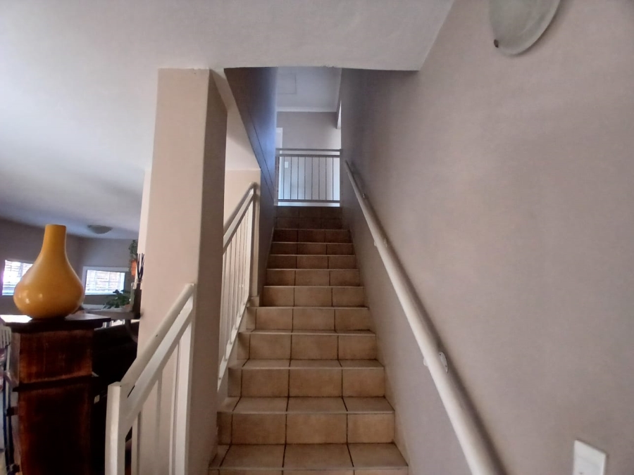 To Let 3 Bedroom Property for Rent in Sinoville Gauteng