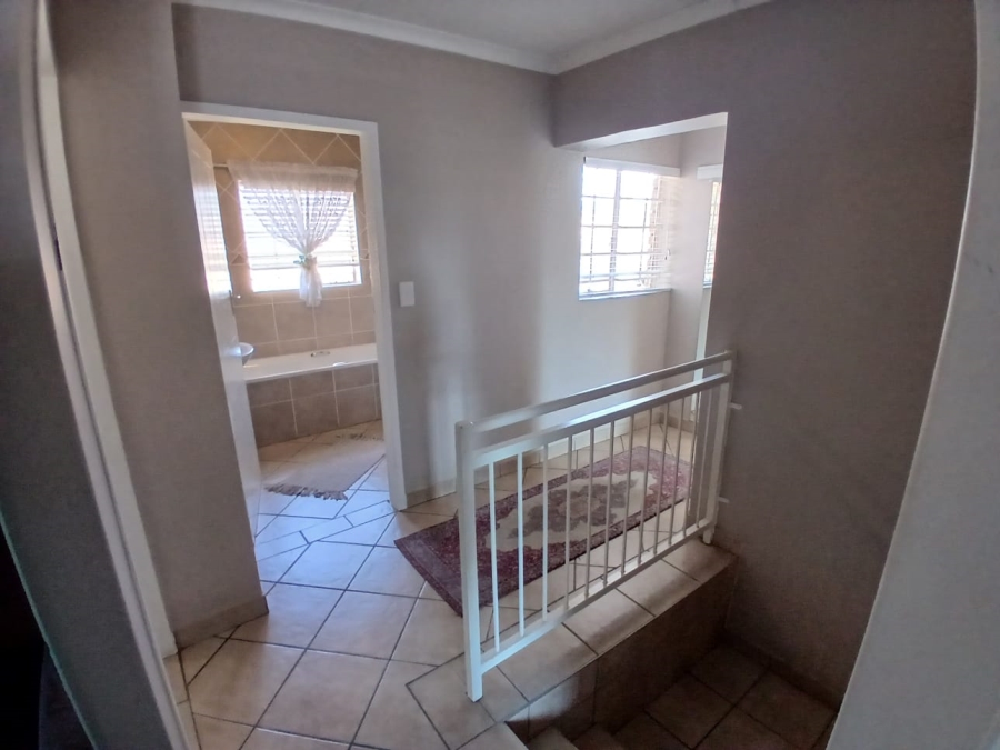 To Let 3 Bedroom Property for Rent in Sinoville Gauteng