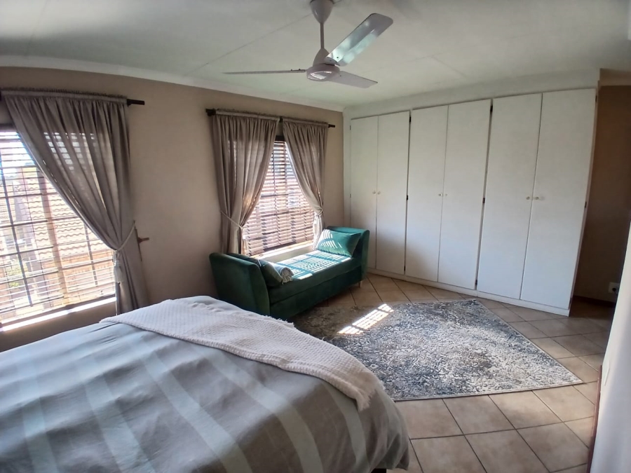 To Let 3 Bedroom Property for Rent in Sinoville Gauteng