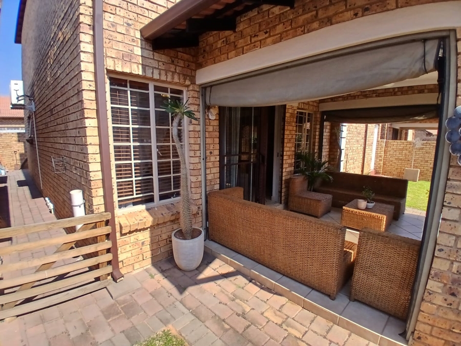 To Let 3 Bedroom Property for Rent in Sinoville Gauteng