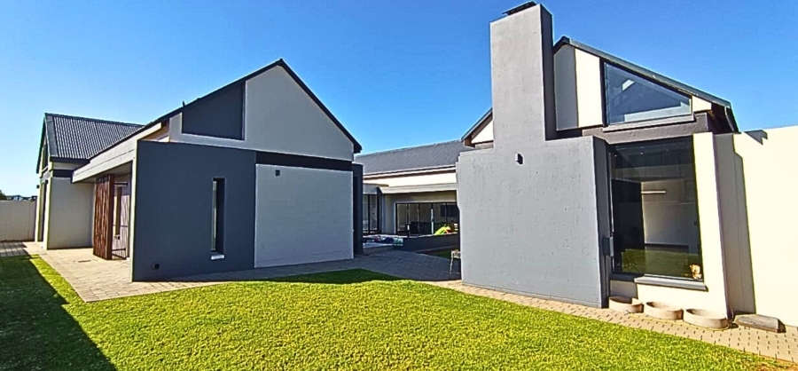 4 Bedroom Property for Sale in Midstream Meadows Gauteng