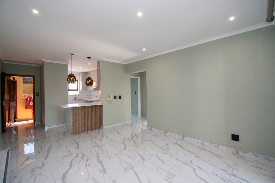 To Let 2 Bedroom Property for Rent in Ferndale Gauteng