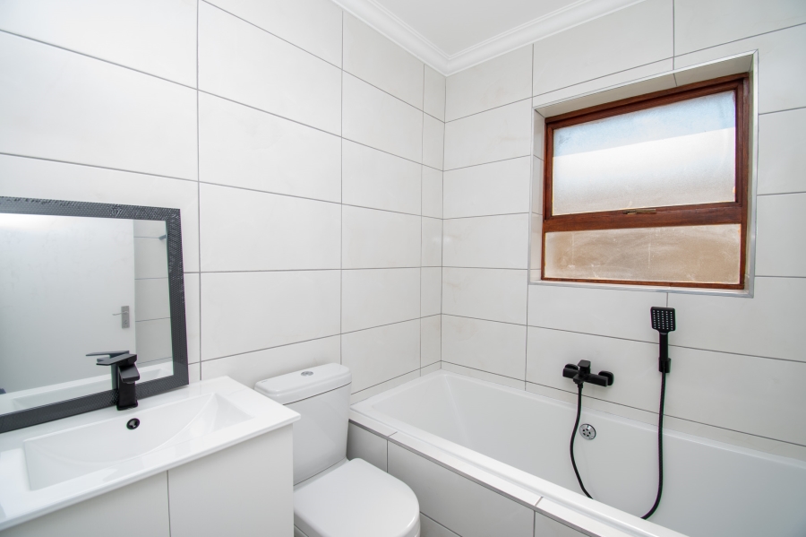 To Let 2 Bedroom Property for Rent in Ferndale Gauteng
