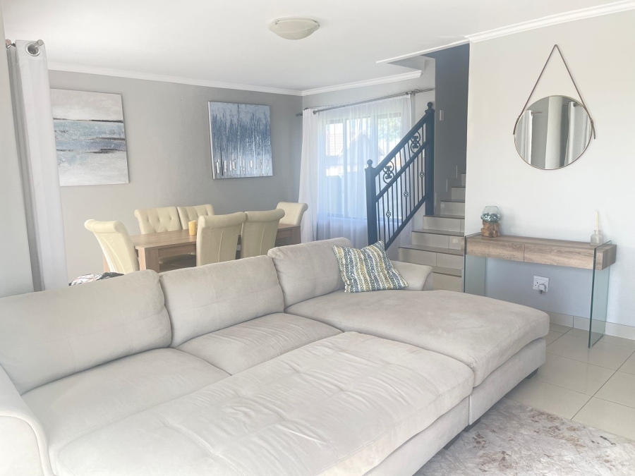 To Let 3 Bedroom Property for Rent in Thatchfield Estate Gauteng