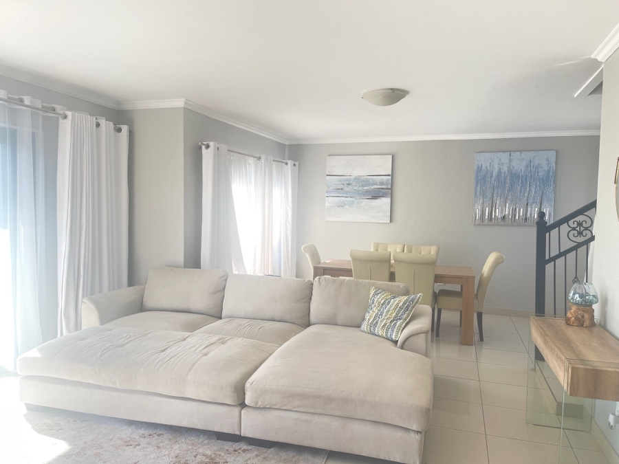 To Let 3 Bedroom Property for Rent in Thatchfield Estate Gauteng