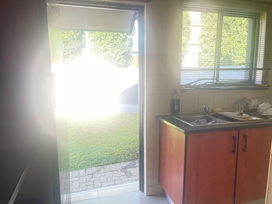 To Let 3 Bedroom Property for Rent in Thatchfield Estate Gauteng