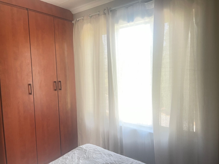 To Let 3 Bedroom Property for Rent in Thatchfield Estate Gauteng