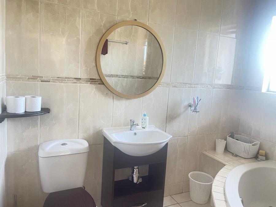 To Let 3 Bedroom Property for Rent in Thatchfield Estate Gauteng