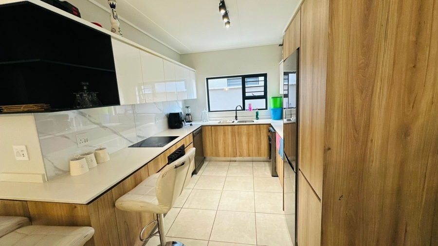 3 Bedroom Property for Sale in Waterfall Gauteng