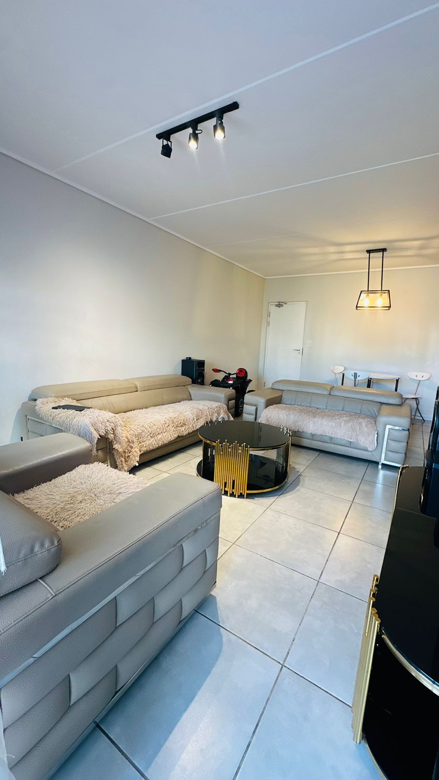 3 Bedroom Property for Sale in Waterfall Gauteng