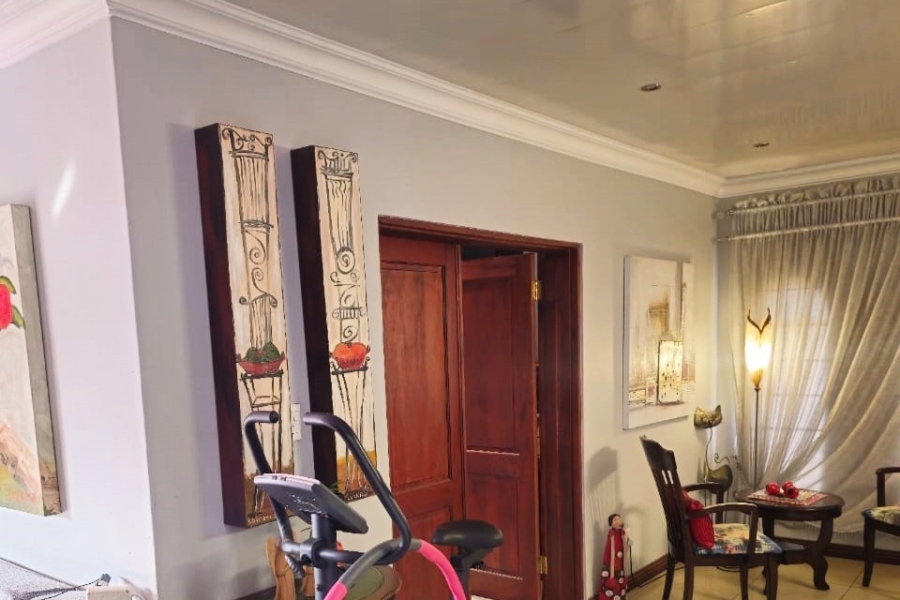4 Bedroom Property for Sale in Falcon Ridge Gauteng