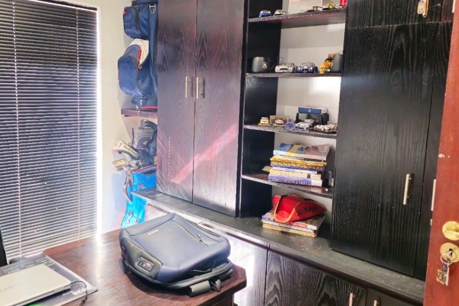 4 Bedroom Property for Sale in Falcon Ridge Gauteng