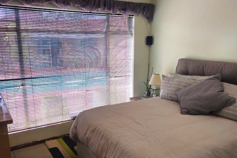 4 Bedroom Property for Sale in Falcon Ridge Gauteng