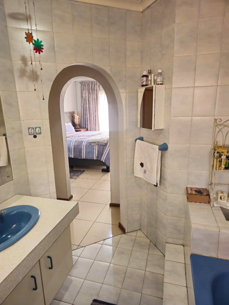4 Bedroom Property for Sale in Falcon Ridge Gauteng
