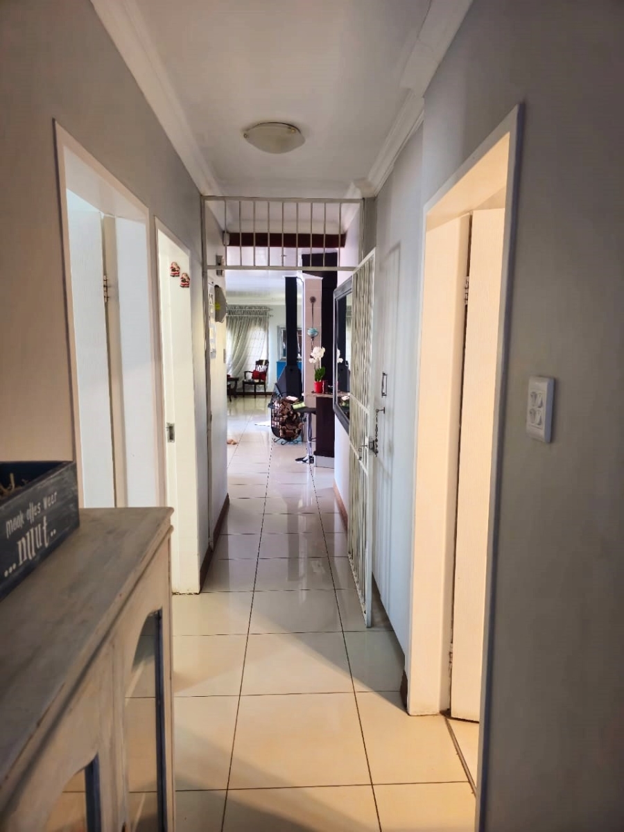 4 Bedroom Property for Sale in Falcon Ridge Gauteng