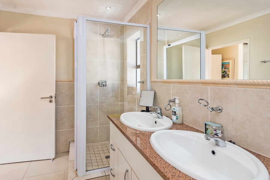 3 Bedroom Property for Sale in Savoy Estate Gauteng