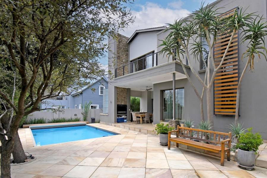 4 Bedroom Property for Sale in Waterfall Country Village Gauteng