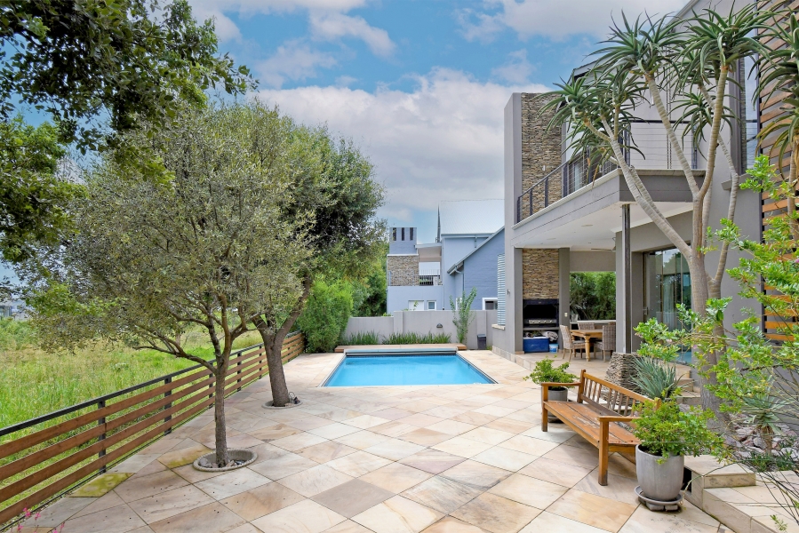 4 Bedroom Property for Sale in Waterfall Country Village Gauteng