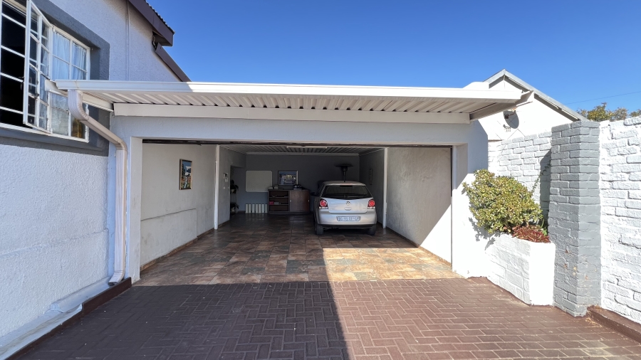 4 Bedroom Property for Sale in Krugersdorp West Gauteng