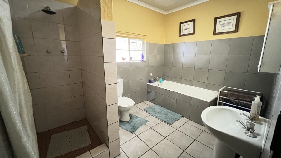 4 Bedroom Property for Sale in Krugersdorp West Gauteng