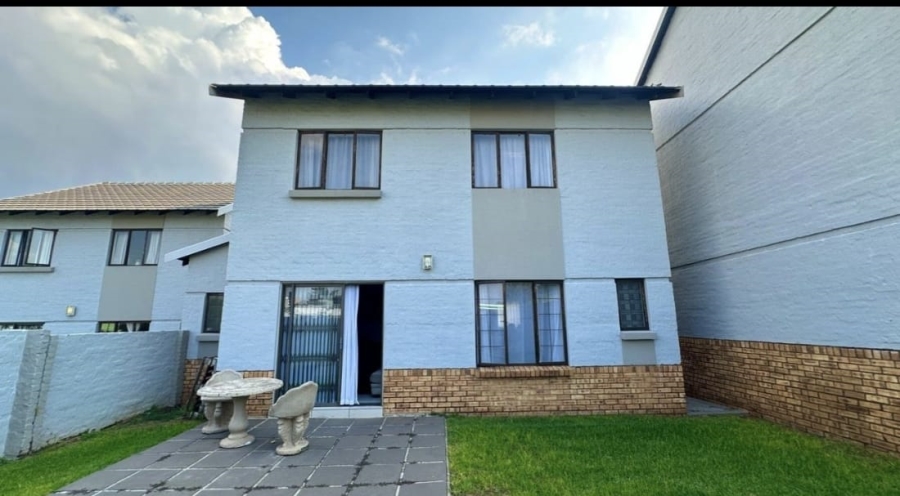 3 Bedroom Property for Sale in Halfway House Gauteng
