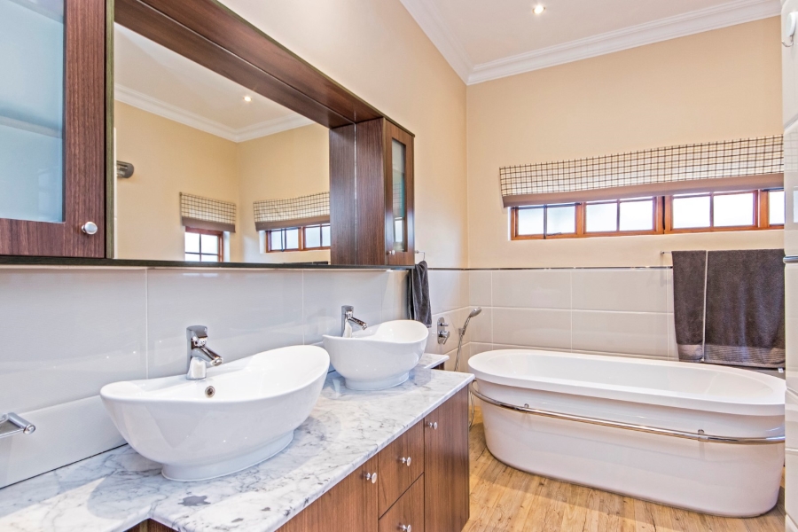 4 Bedroom Property for Sale in Atholl Gauteng
