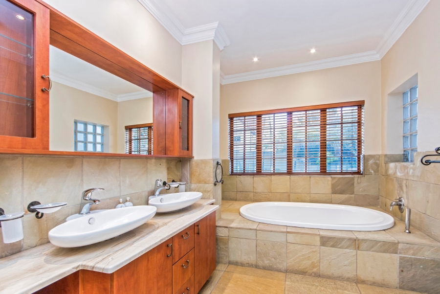 4 Bedroom Property for Sale in Atholl Gauteng
