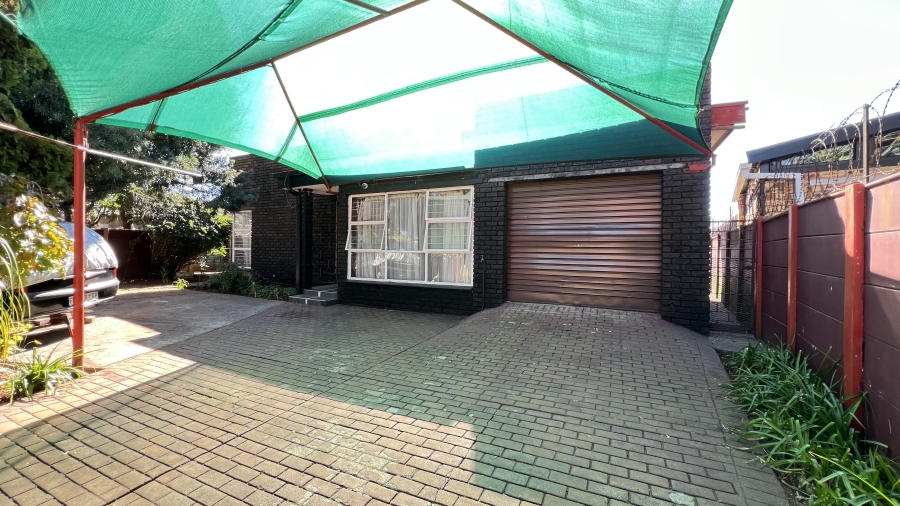 5 Bedroom Property for Sale in Dan Pienaarville Gauteng
