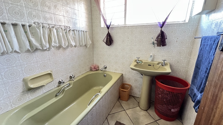 5 Bedroom Property for Sale in Dan Pienaarville Gauteng