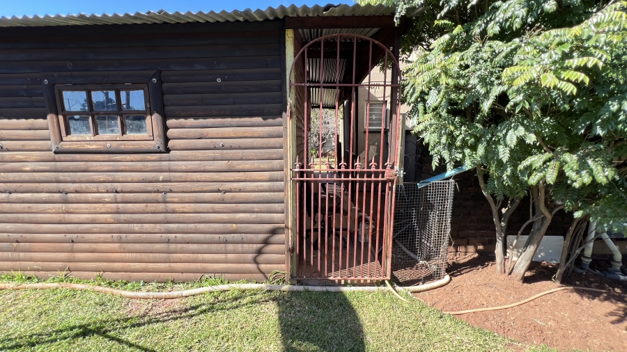 5 Bedroom Property for Sale in Dan Pienaarville Gauteng
