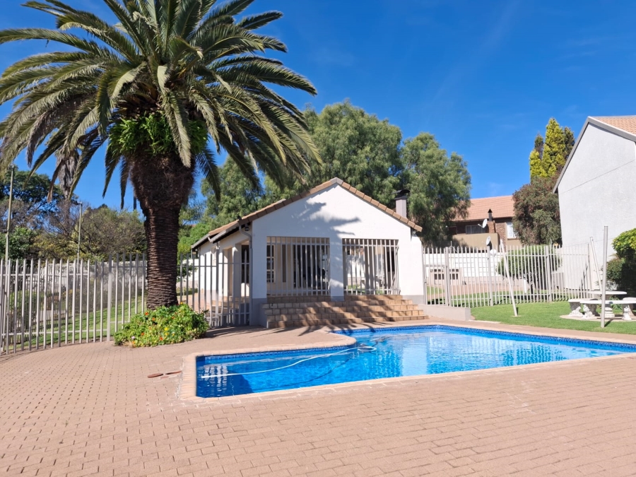 2 Bedroom Property for Sale in Eden Glen Gauteng