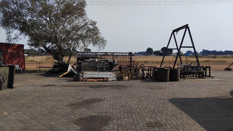 4 Bedroom Property for Sale in Staalrus Gauteng