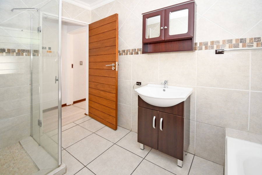 3 Bedroom Property for Sale in Magaliessig Gauteng
