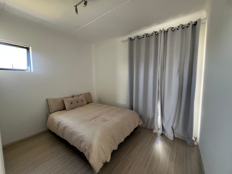 To Let 3 Bedroom Property for Rent in Barbeque Downs Gauteng