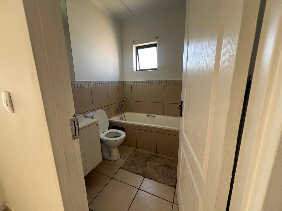 To Let 3 Bedroom Property for Rent in Barbeque Downs Gauteng