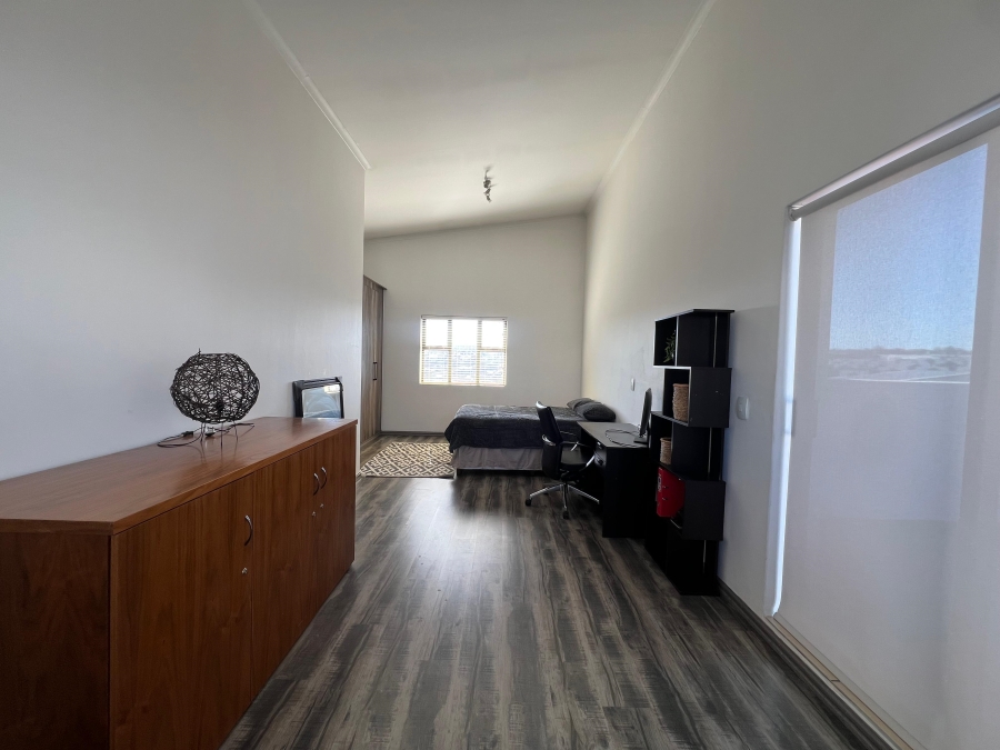 To Let 3 Bedroom Property for Rent in Barbeque Downs Gauteng