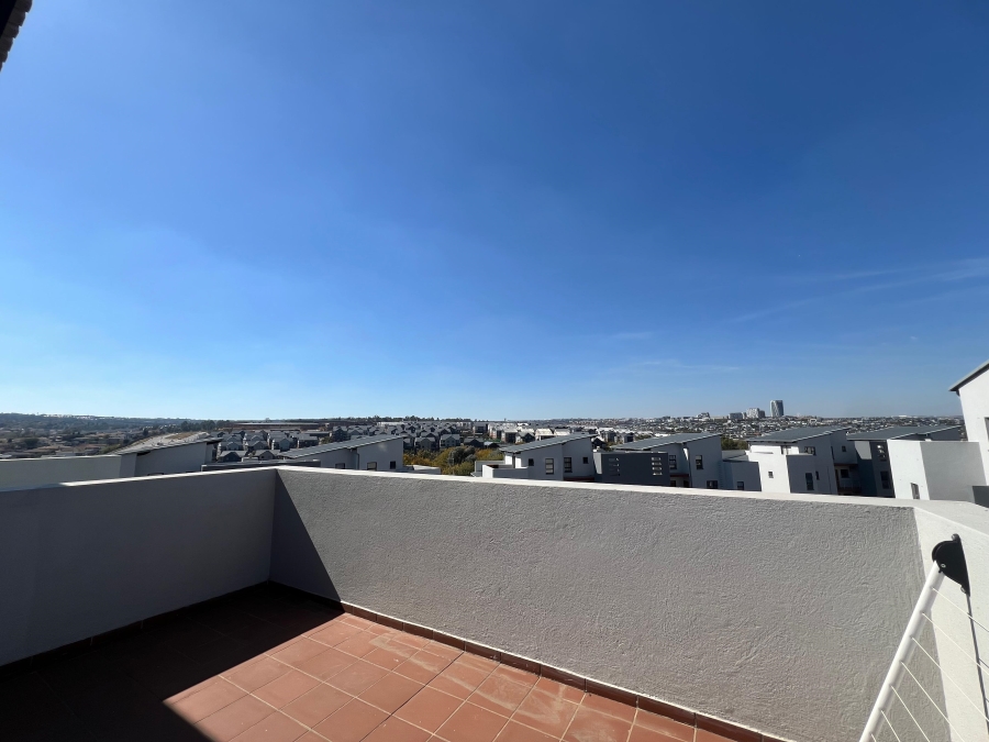 To Let 3 Bedroom Property for Rent in Barbeque Downs Gauteng