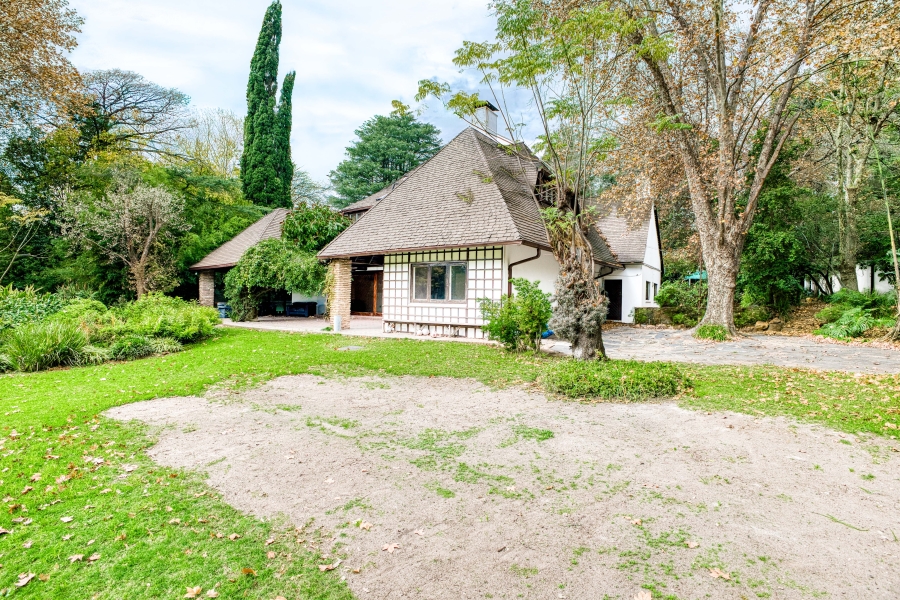 5 Bedroom Property for Sale in Oaklands Gauteng