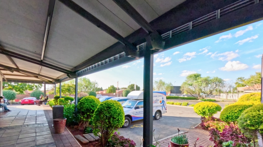 To Let commercial Property for Rent in Honeydew Ridge Gauteng