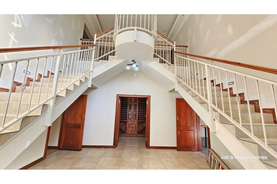 5 Bedroom Property for Sale in Magalieskruin Gauteng